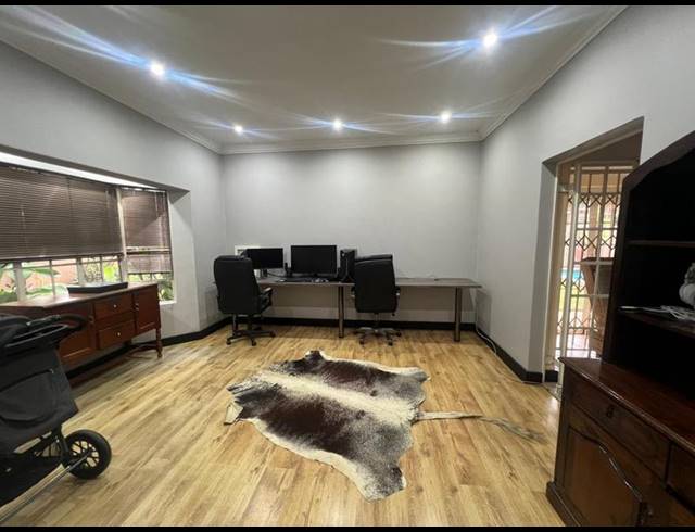 3 BEDROOM HOUSE FOR SALE IN GREENHILLS